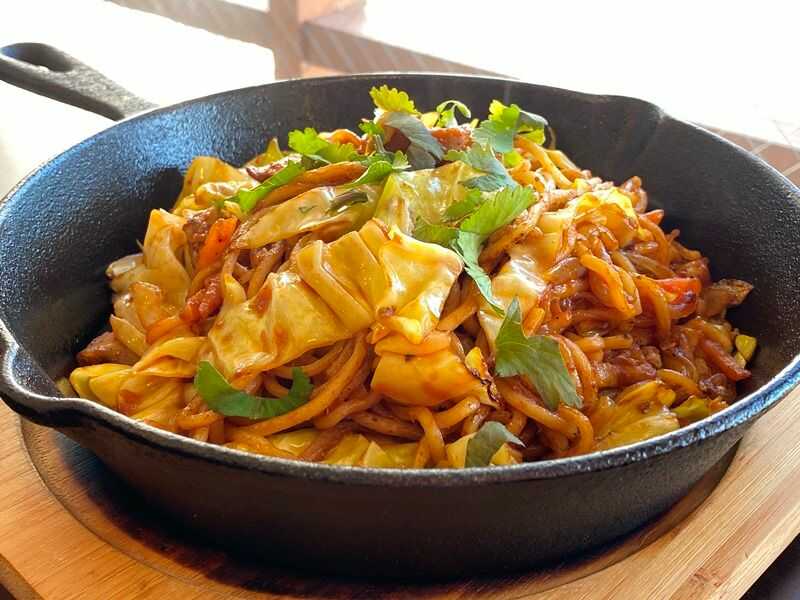 ザトラのスパイス香るネパール風やきそば「チャオミン」