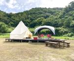 和歌山県有田市にある無人島・地ノ島のテントの様子