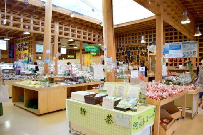 上品の郷の直売所の店内の写真