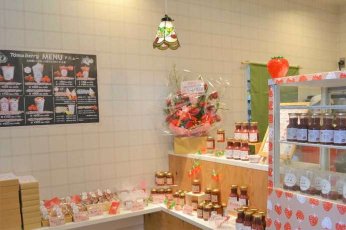 上品の郷のアウトテナントトマトと苺のスイーツ専門店 tomaberryの店内の写真