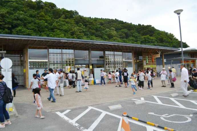 上品の郷の夏祭りの外部販売の様子の写真