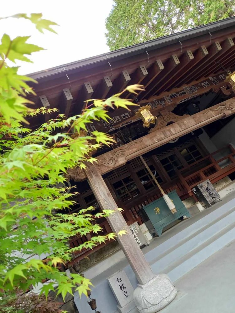 徳島県阿波市にある「十楽寺」の境内