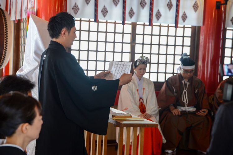 春日神社の神前結婚式における申込予約や料金について