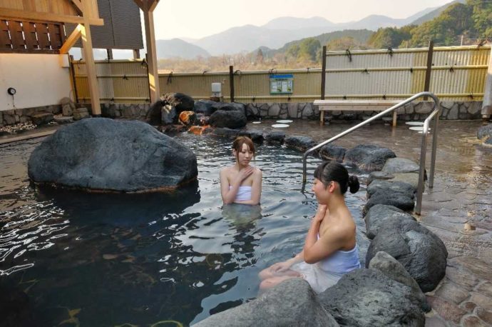 静岡県島田市にある道の駅「川根温泉」の女性浴場の露天風呂