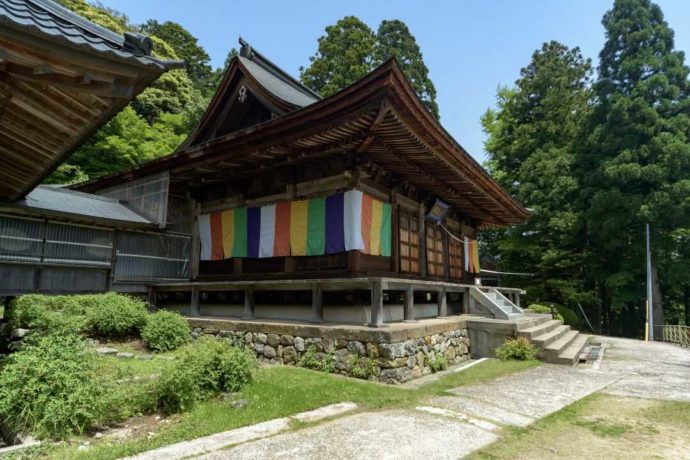 温泉寺の本堂外観