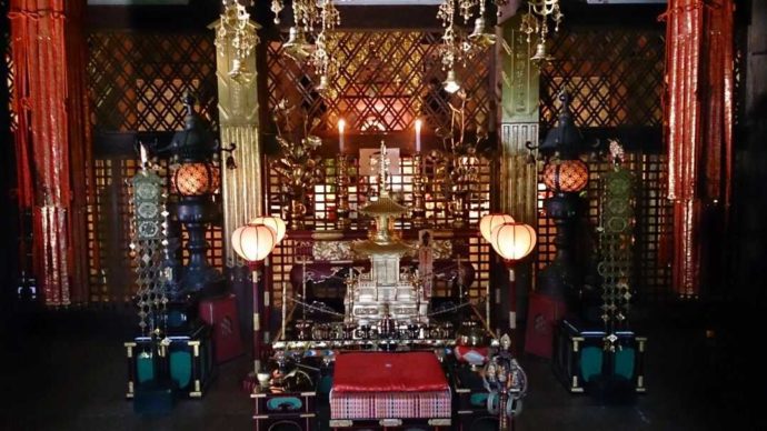 温泉寺の本堂内観