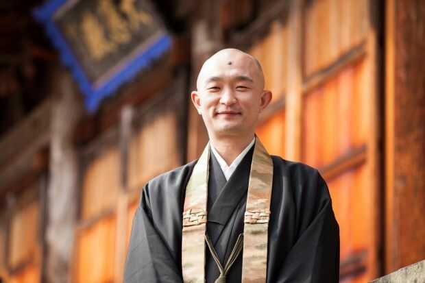 温泉寺の住職・小川さん
