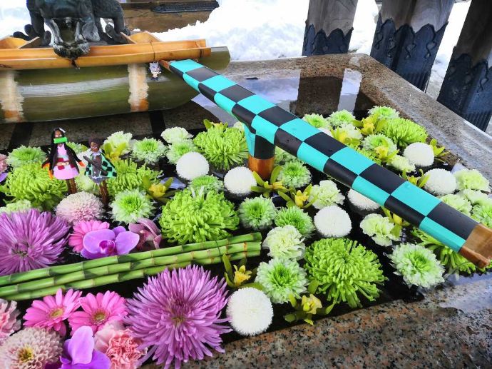 金峯神社の鬼滅の刃風花手水