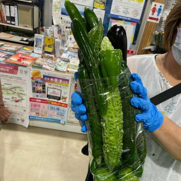 野菜詰め放題にチャレンジした利用者