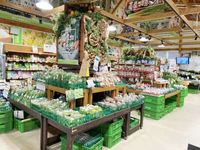 道の駅木更津うまくたの里の農産物直売所