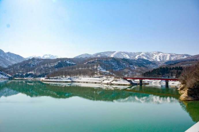 入畑ダムの湖面