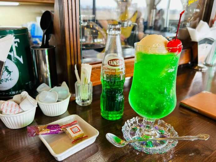 「喫茶マルク」のクリームソーダ