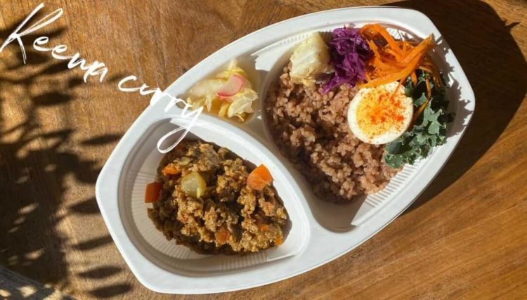 ​東京都渋谷区にあるシェルタークコカフェ＆ギャラリーの挽肉と旬野菜のキーマカレー