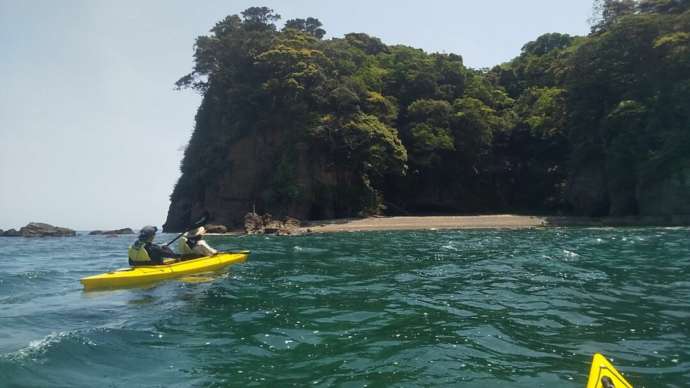 KUMANO OUTDOOR TRIPの無人島ツアーの様子