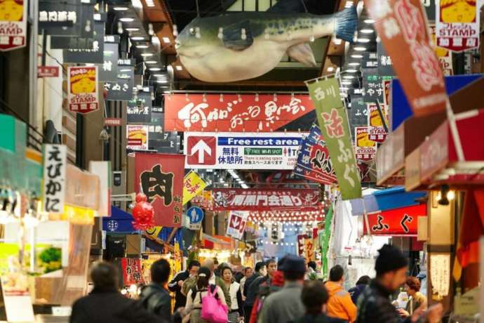 黒門市場の内観(ふぐのランドマーク周辺)