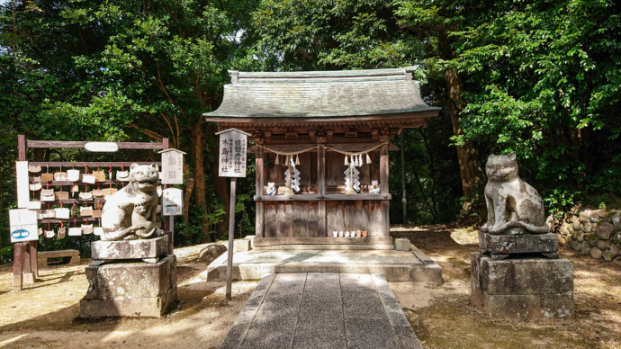 金刀比羅神社の狛猫(一対)