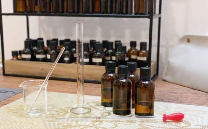 「Magnolia Fragrance」で調香に使う器具
