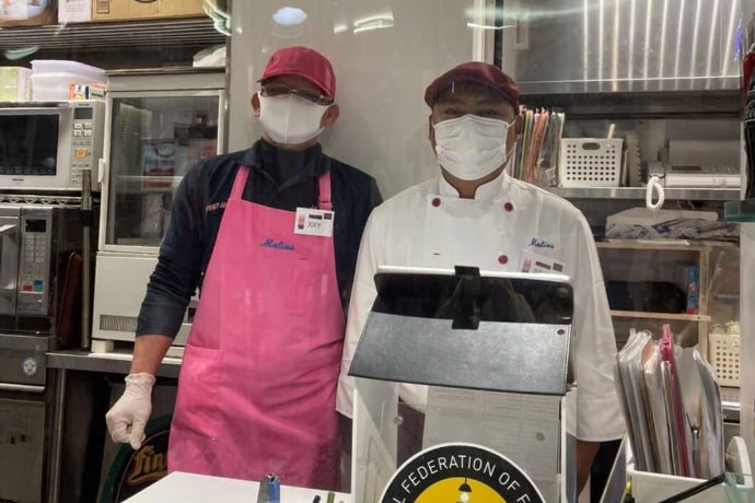 マリンの店長とメインスタッフ