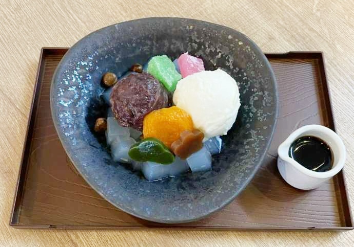 人気ナンバーワンのクリームあんみつ