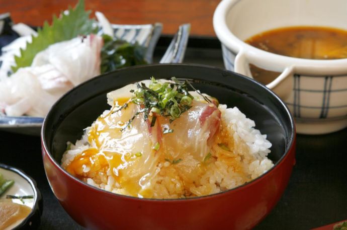 「松山鯛めし・秋嘉(あか)」の「南予の鯛めし」
