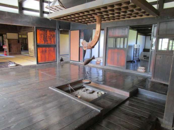 「鶴の里ふるさと館」の板の間