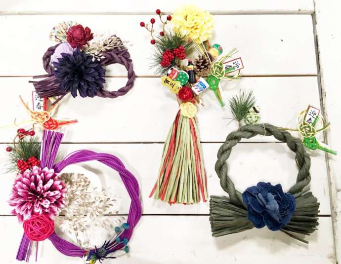 「flower atelier Mon favori*」で制作された正月用のリースなど