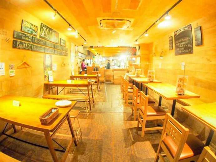 月と太陽BREWINGの内観