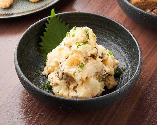 浜松町にある串揚げと和食 もりもとの数の子入りポテトサラダ