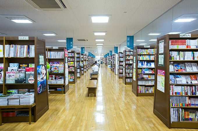 ジュンク堂の専門書フロア