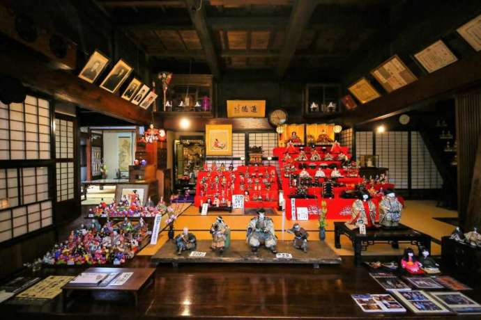 「城下町村上 町屋の人形さま巡り」の様子