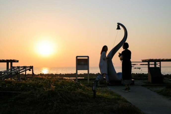 村上市の瀬波温泉海岸