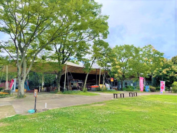 長崎県西海市にある「長崎バイオパーク」内の飲食店「ケーナ」外観