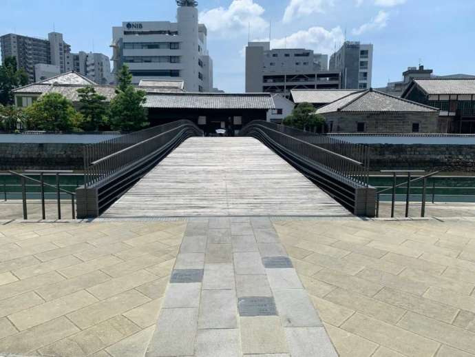 出島の表門橋正面の写真
