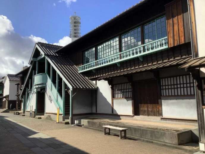 出島内にあるカピタン部屋の外観の写真