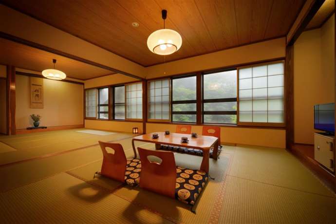 滑川温泉 福島屋にある広々とした客室
