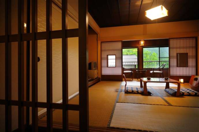 滑川温泉 福島屋の客室入り口から見た内観