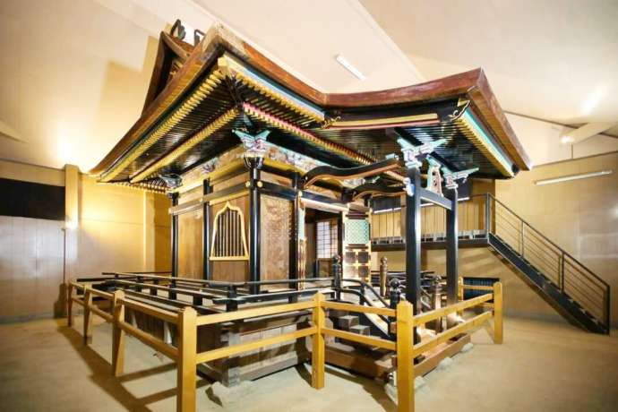 「南部利康霊屋」外観