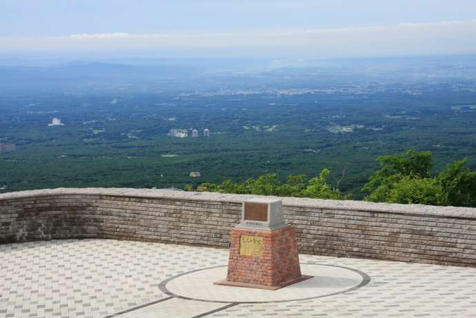 那須高原展望台(恋人の聖地)の記念碑
