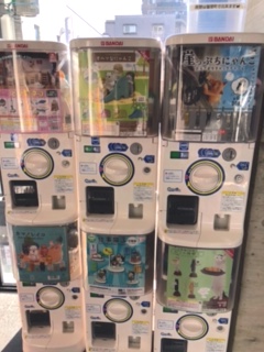 保護猫カフェ猫宿町の中にあるガチャガチャ