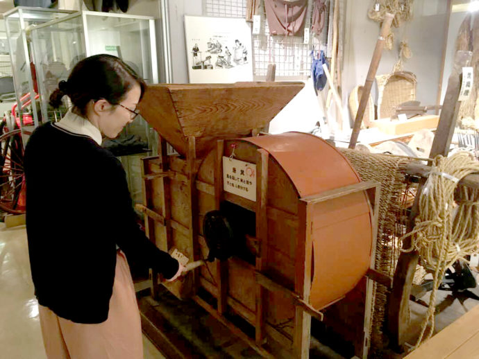 登別市郷土資料館にある唐箕(とうみ)の写真
