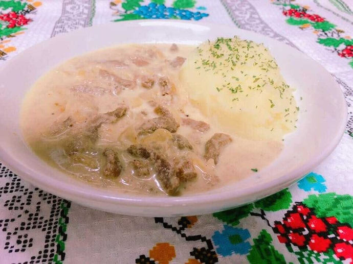 NOROCのビーフストロガノフマッシュポテト