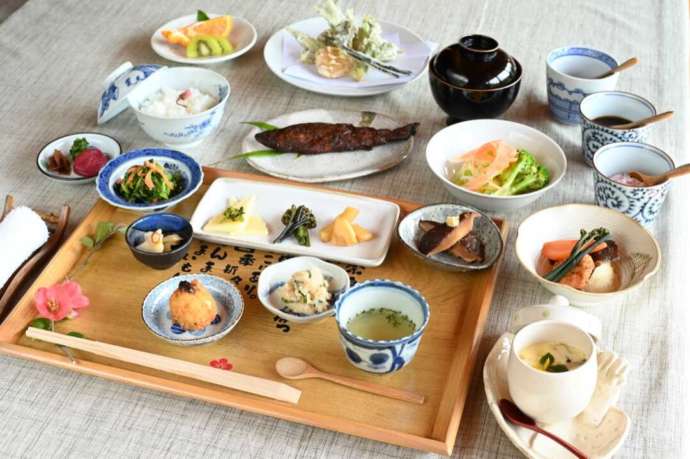 3,800円コース 鮎煮物の料理写真