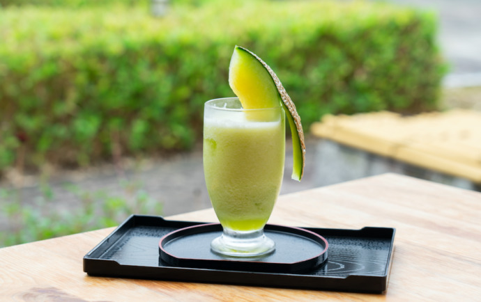 岡山市にある洪庵茶屋の人気メニュー「もんげ~おいしいメロンジュース」