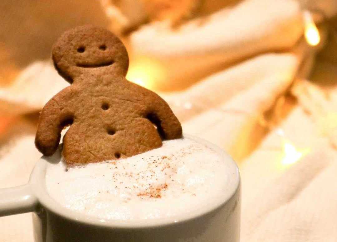 2020年12月シーズナルドリンク「GINGER BREAD LATTE/ジンジャーブレッドラテ」