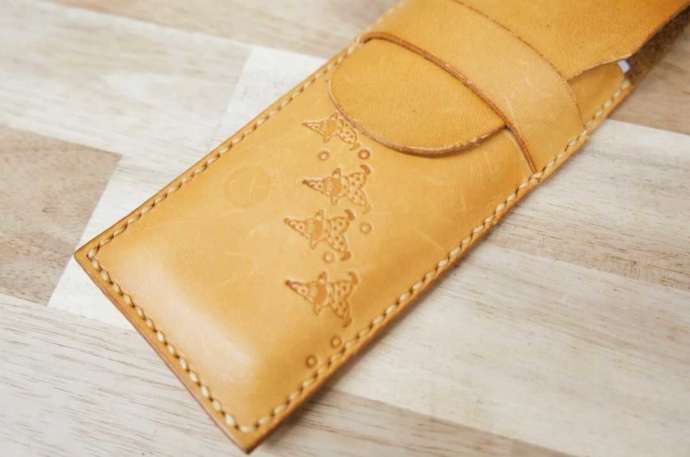 刻印を施したペンケースの例