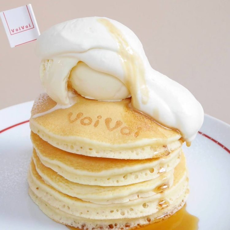 パンケーキママカフェ VoiVoiのトッピング豊富なパンケーキ