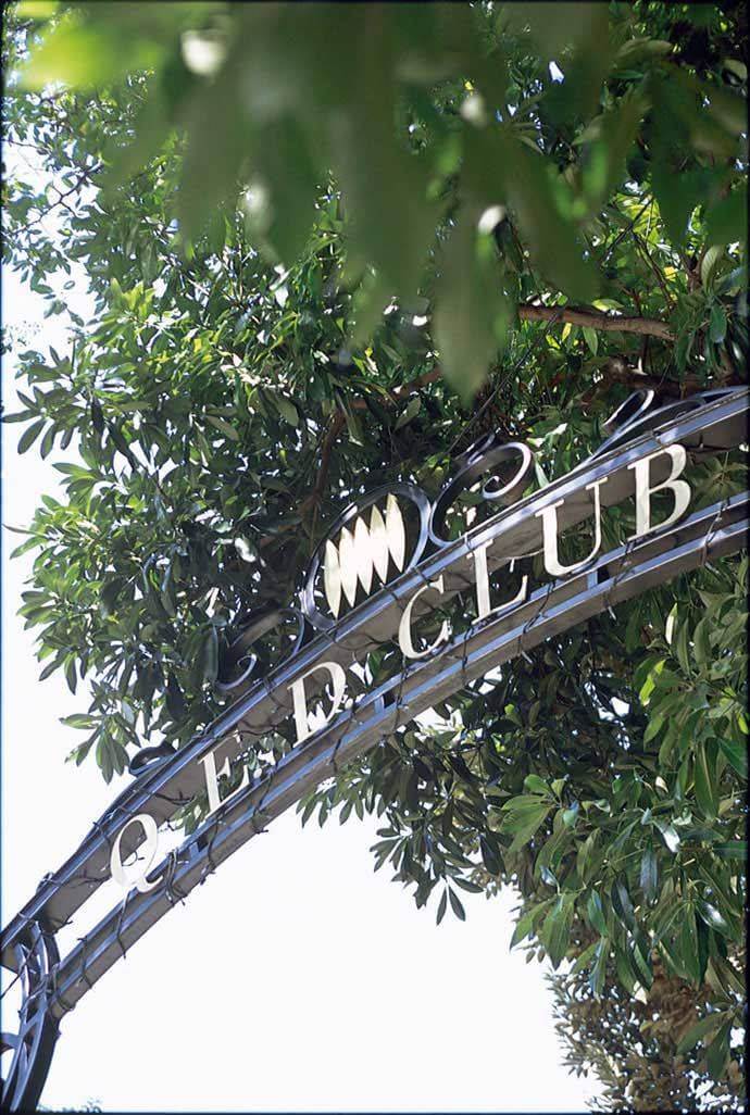 Q.E.D.CLUBのファサード