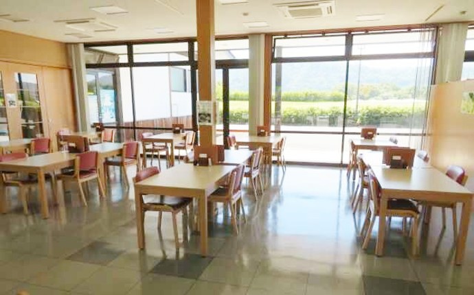 道の駅「たかはた」にあるレストラン縄文の店内風景