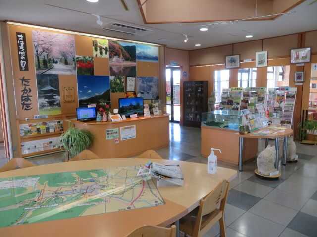 道の駅「たかはた」の案内所正面出入口を入ったところの風景