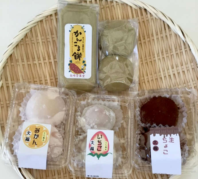 1パック2個入りで販売している大福とかんころ餅